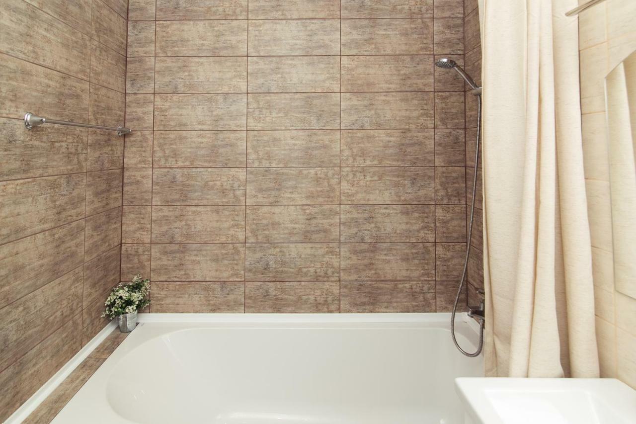Luxury Apart-Hotel On Kondrateva Street Суми Екстер'єр фото